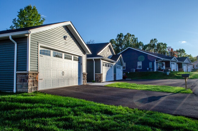 Building Photo - The Fairway at Waters Edge