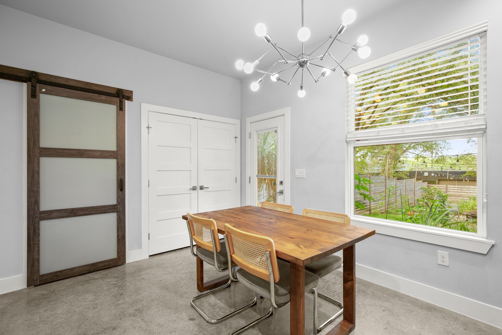 Building Photo - 1220 Delano St