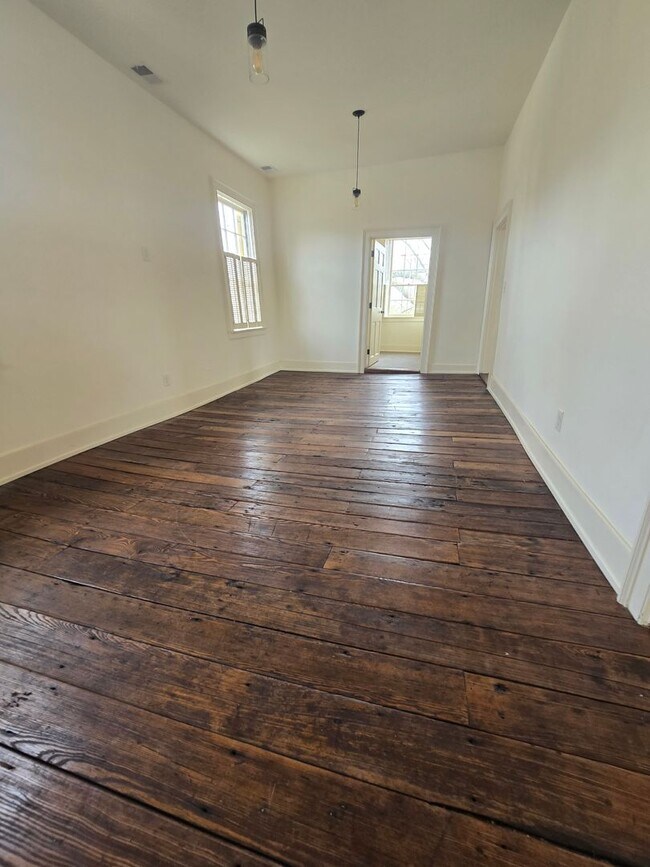 Building Photo - Historic Home available in Frankfort Kentucky