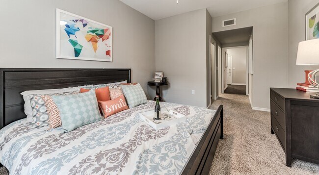 Building Photo - 938 Kingwood Drive Unit 624
