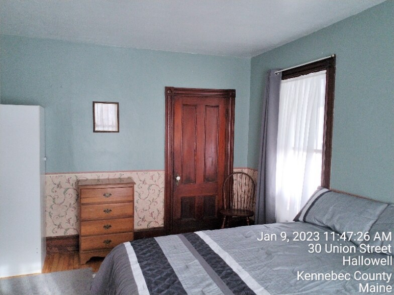 Building Photo - 33 Middle St