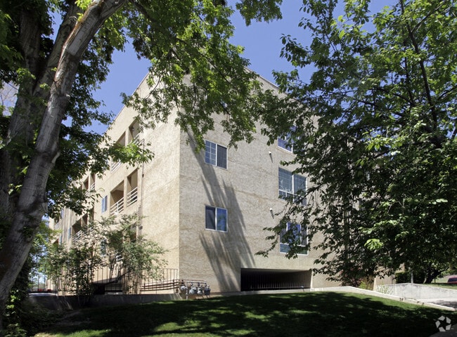 Building Photo - 110 S 800 E