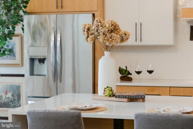 Building Photo - 13230 Falls Rd