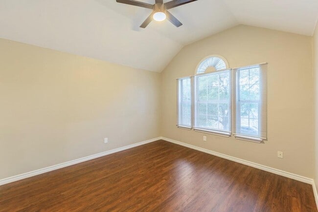 Building Photo - 17901 Madden Dr