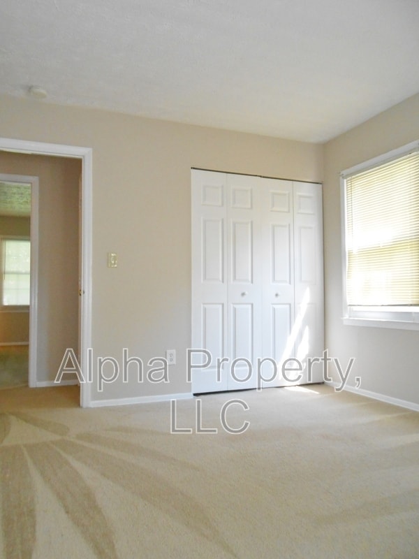 Building Photo - 20 Clearfield Rd