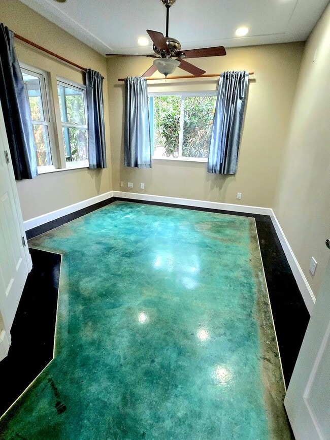 Building Photo - 272 Halenani Dr