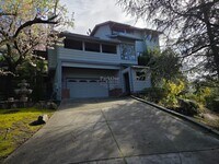 Building Photo - Spacious Walnut Creek Home