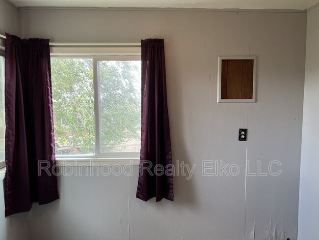 Building Photo - 380 Moor Ave