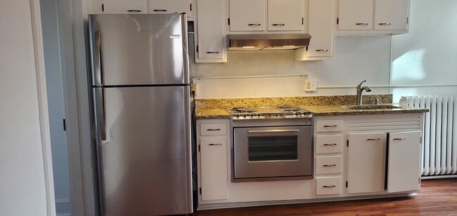 Building Photo - 720 High St