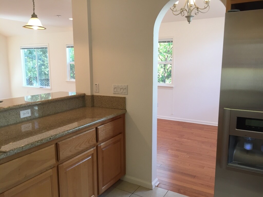Building Photo - 23 Cherry Hill Ln