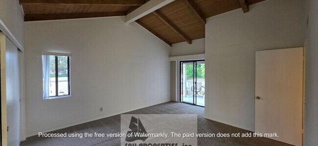 Building Photo - Beatiful Home in the Gated Sea Spray Community!