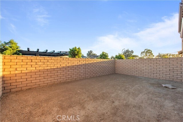 Building Photo - 589 McFadden St