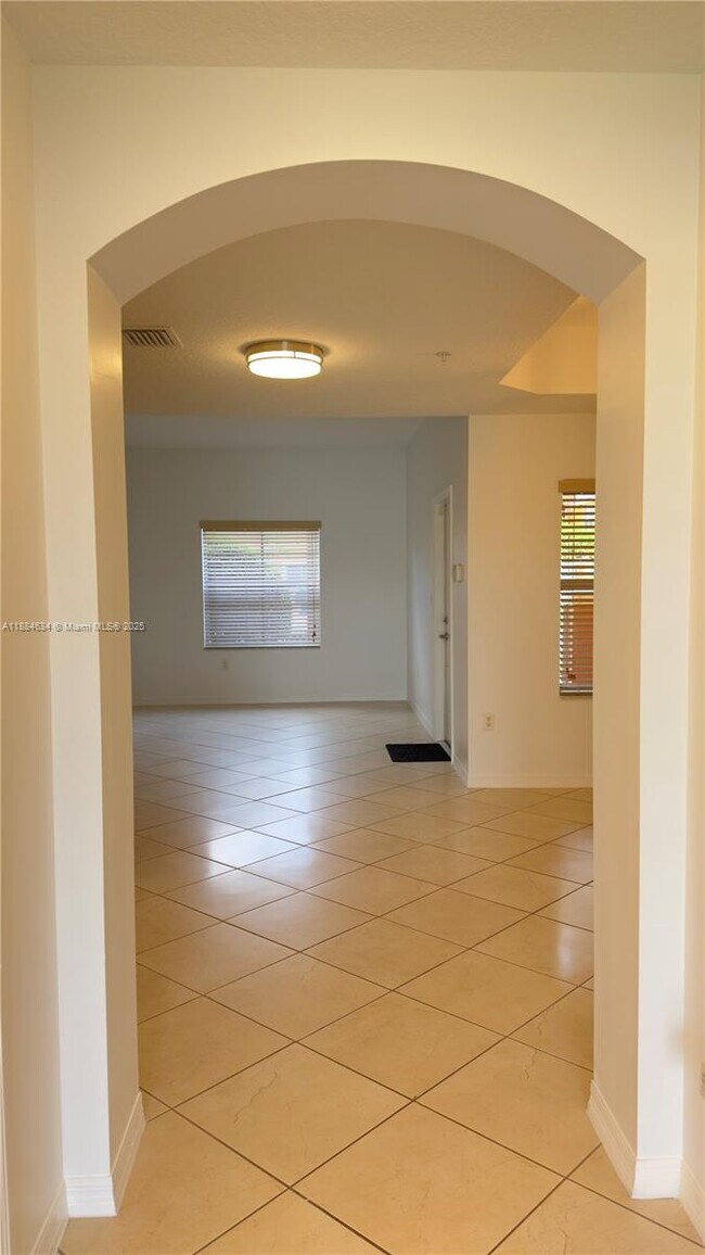 Building Photo - 924 SW 143rd Terrace
