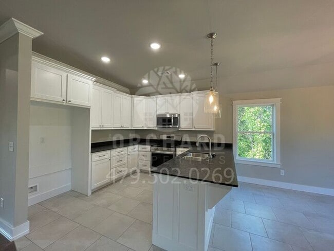 Building Photo - Bella Vista- Single-Family Home- Sought After Creekwood Plan