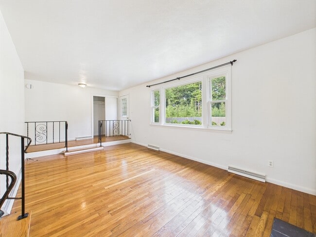 Building Photo - 91 Old Post Rd