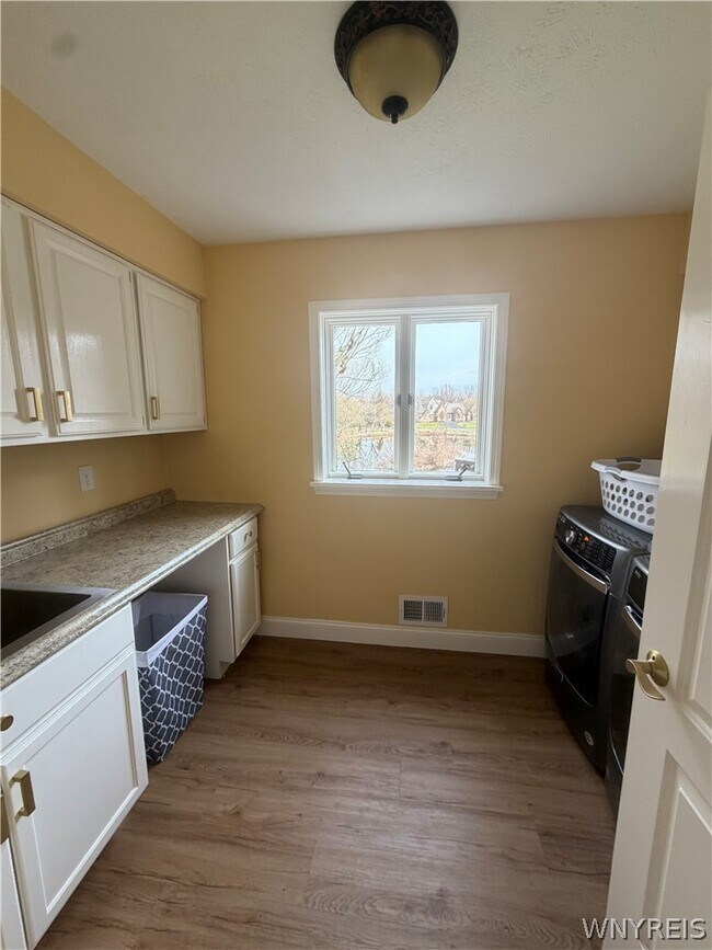 Building Photo - 5 Hidden Springs Dr