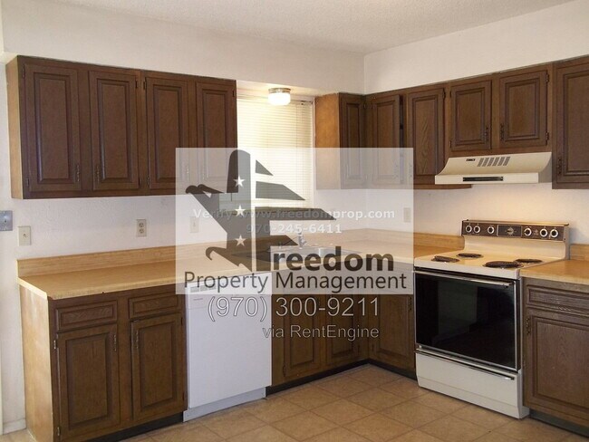 Building Photo - 496-32 1/8 32 1/8 Rd