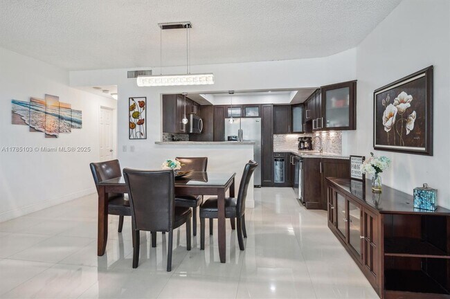 Building Photo - 3505 S Ocean Dr