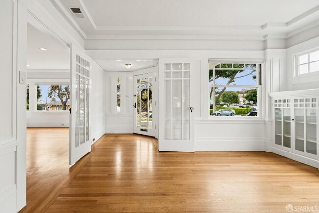 Building Photo - 420 Miramar Ave