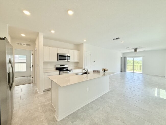 Building Photo - 1240 Tyler Lp