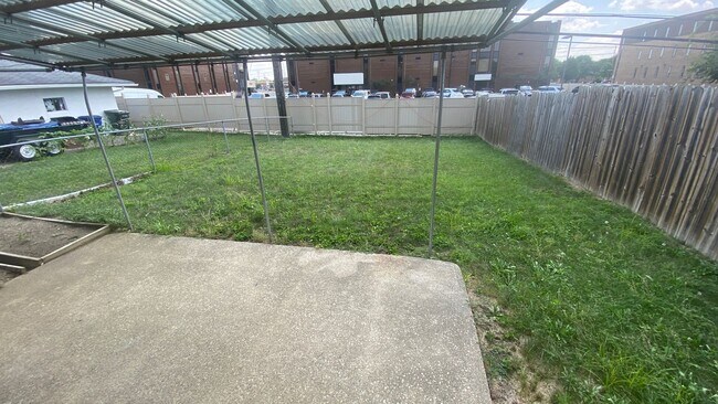 Building Photo - 1125 Sagecrest Dr