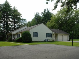 Building Photo - Olde Coach Manor
