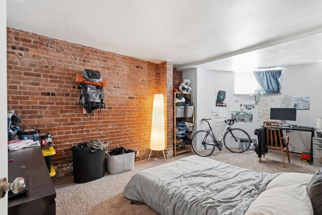 Building Photo - Amazing 2 bed in Fenway.... Close to NEU