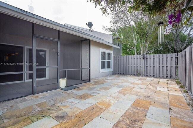 Building Photo - 617 Woodgate Ln