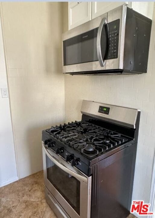 Building Photo - 7970 Blackburn Ave