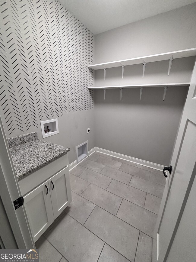 Building Photo - 106 Logans Wy Rd