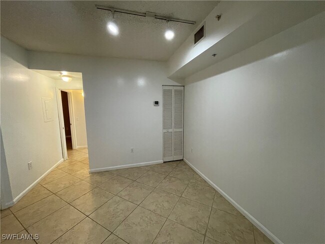 Building Photo - 1170 Reserve Way
