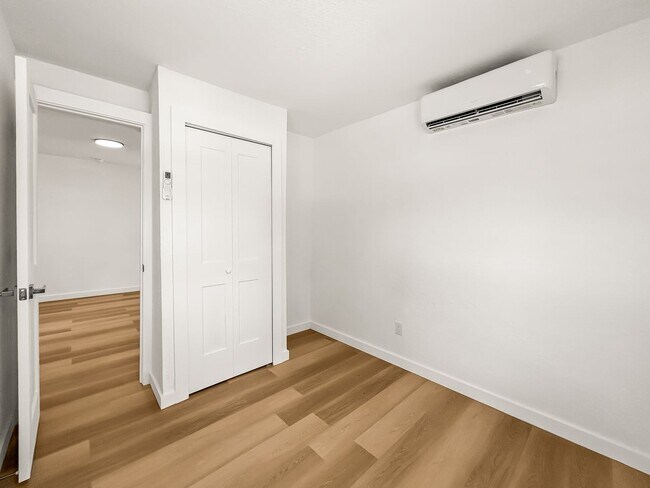 Building Photo - Beautifully Renovated 1 Bed | 1 Bath – Move-In Ready in the Heart of Clearwater!