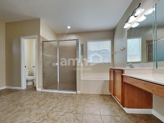 Building Photo - 2110 Thorn Hollow Ct