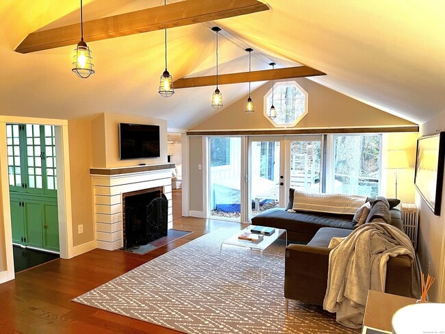 Building Photo - 83 Maltbie Ave