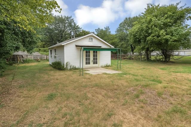 Building Photo - 704 Vine St