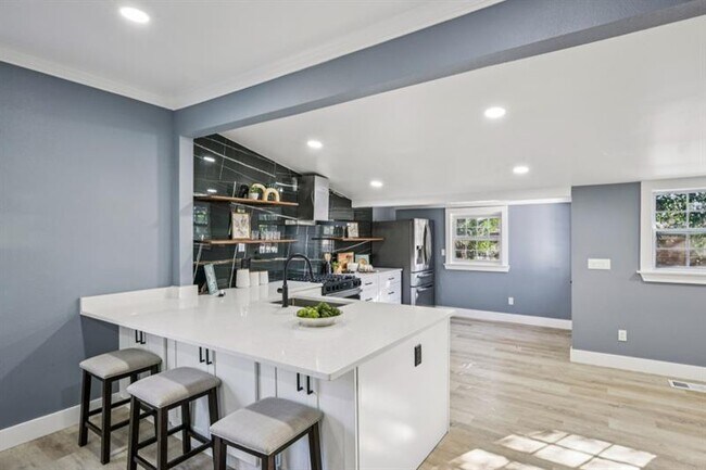 Building Photo - 1504 Hardin Ave