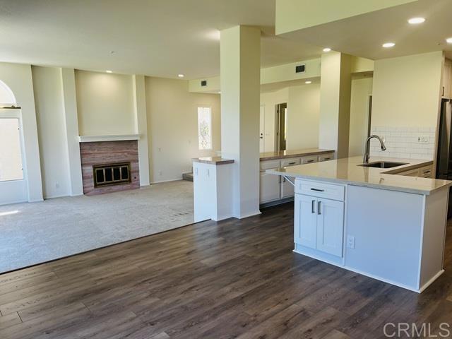 Building Photo - 2530 Navarra Dr