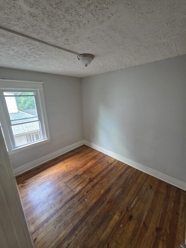 Building Photo - 364 Glenwood Ave