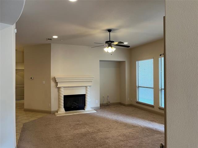 Building Photo - 817 La Cima