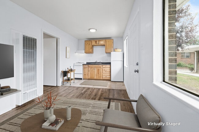 Building Photo - Flower Hill Apartments