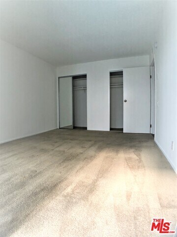Building Photo - 269 S Lafayette Park Pl