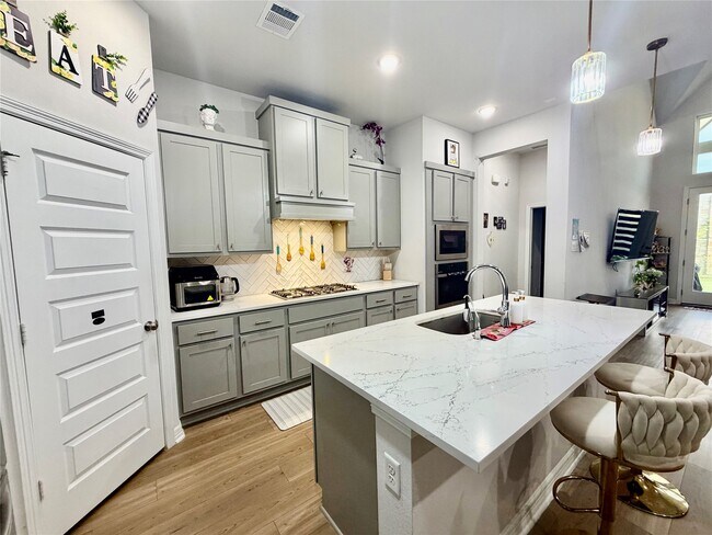Building Photo - 25859 Rippey Gln Dr