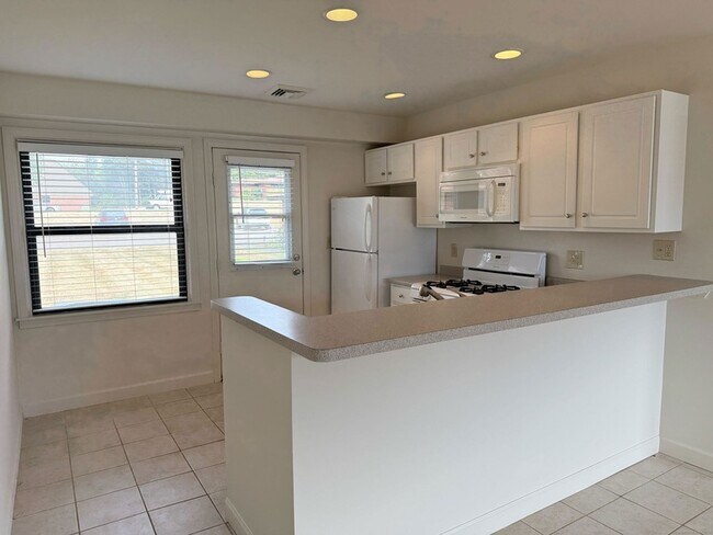 Building Photo - 78 Montoya Cir
