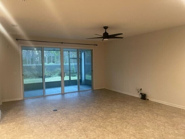 Building Photo - 4BR/ 3BA