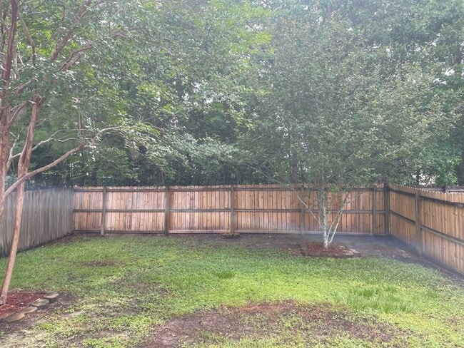 Building Photo - 8806 Shadowglen Dr