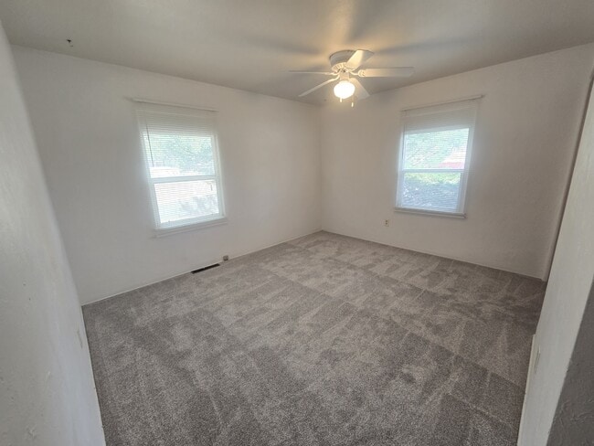 Building Photo - 3820 Meadow Ln