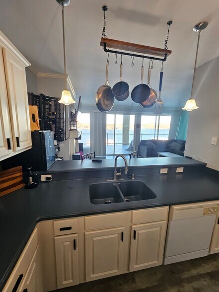Building Photo - 230 Plaza Gardens Ct