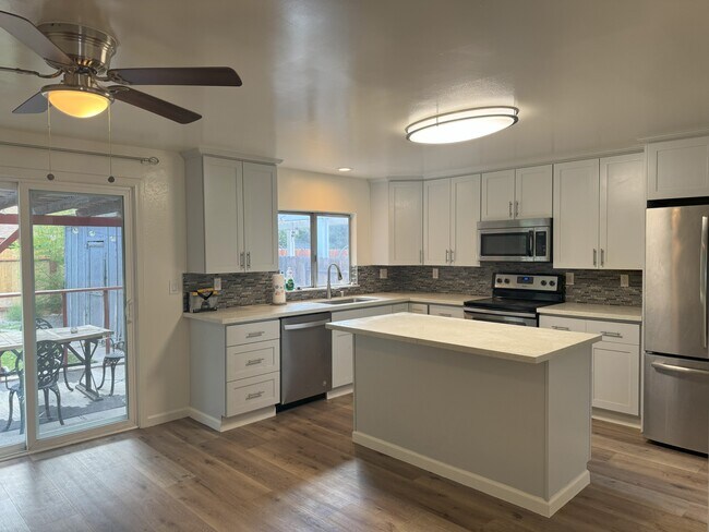 Building Photo - 2460 Brookside Way