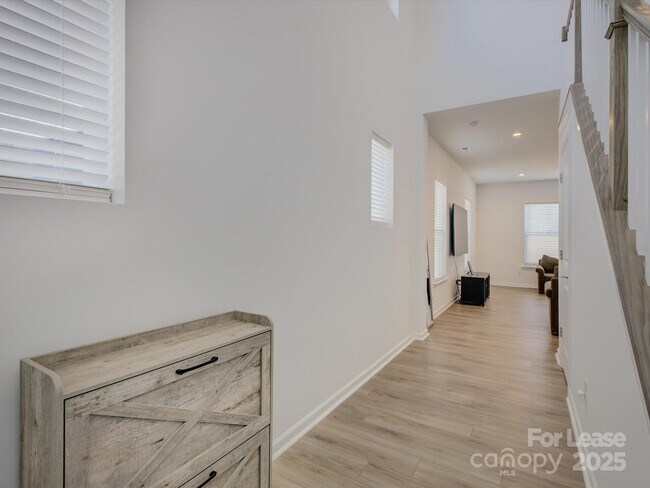 Building Photo - 13124 Rover St