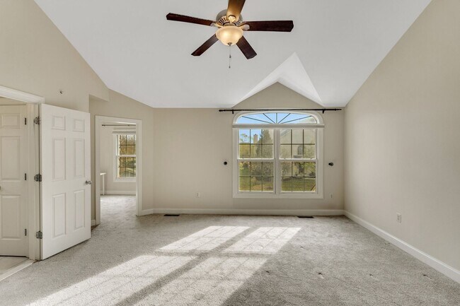 Building Photo - Gorgeous 3-Bedroom Townhome in East Norriton!